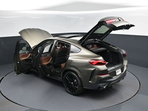 New 2026 BMW X6 xDrive40i w/ Climate Comfort Package image 2