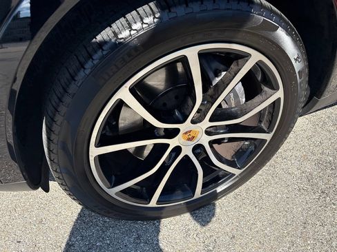 Used 2021 Porsche Cayenne AWD/4WD image 9