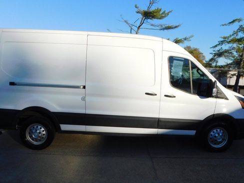 Used 2020 Ford Transit 250 Medium Roof AWD image 2