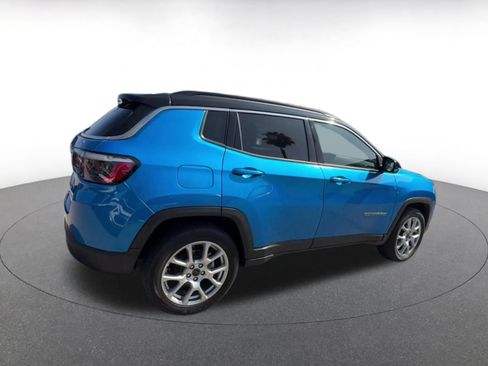 Used 2025 Jeep Compass Limited AWD/4WD image 14