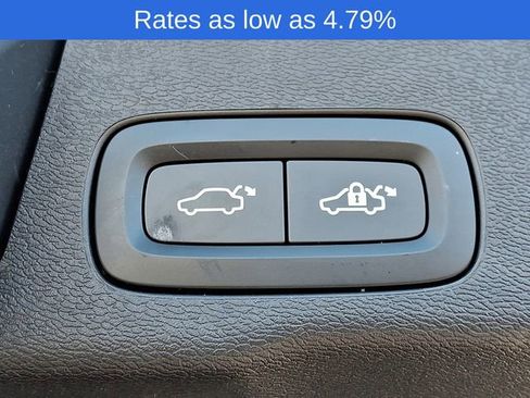 Certified 2023 Volvo XC60 T8 Ultimate w/ Climate Package image 30