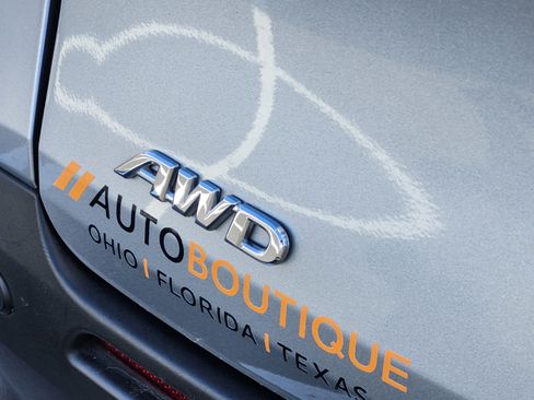 Used 2024 Toyota Sienna XLE w/ XLE Plus Package image 25