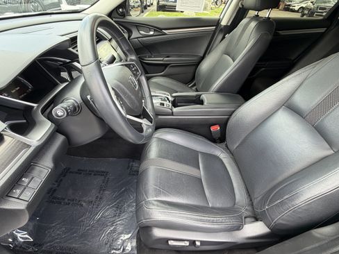 Used 2019 Honda Civic Touring image 15