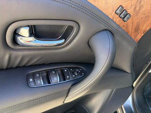 Used 2024 Nissan Armada SL w/ Captain's Chairs Package RWD image 18