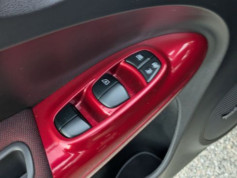 Used 2013 Nissan Juke SL image 11