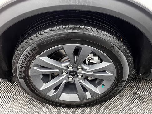 Used 2023 Ford Explorer XLT w/ Equipment Group 202A image 17