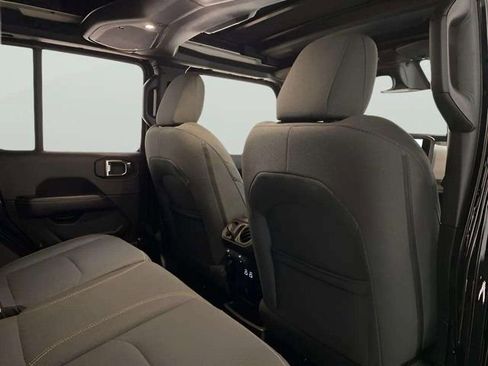 Used 2025 Jeep Wrangler Unlimited Sahara w/ Safety Group AWD/4WD image 70