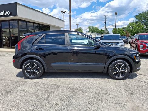 Used 2023 Kia Niro EX FWD image 8
