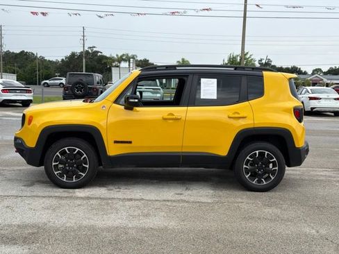 Used 2023 Jeep Renegade Trailhawk AWD/4WD image 2