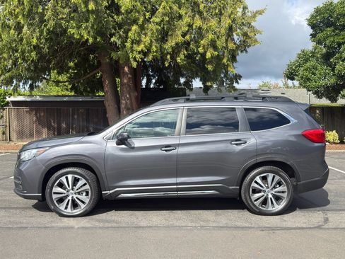 Used 2020 Subaru Ascent Limited w/ Technology Package AWD/4WD image 2