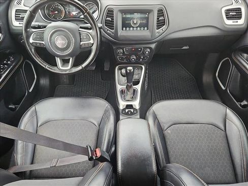 Used 2019 Jeep Compass Latitude w/ Cold Weather Group image 18