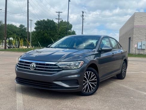 Used 2021 Volkswagen Jetta S image 2