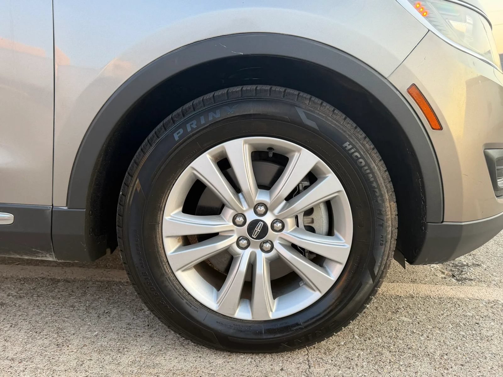 Used 2017 Lincoln MKX Premiere FWD image 40