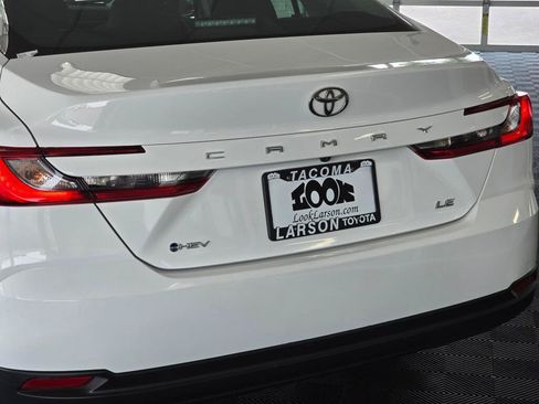 Used 2025 Toyota Camry LE FWD image 12