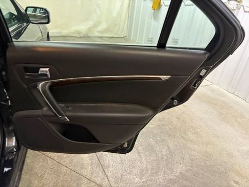 Used 2011 Lincoln MKZ FWD image 18