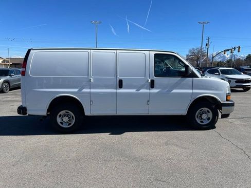 Used 2022 Chevrolet Express 2500 w/ Driver Convenience Package image 10