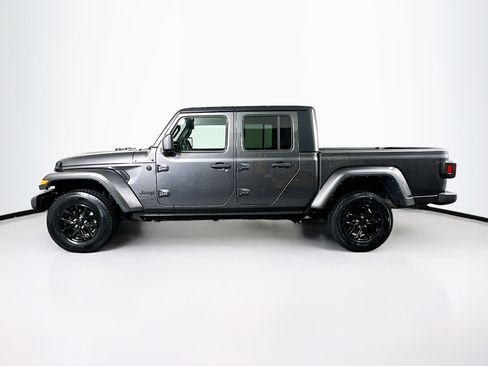 Used 2021 Jeep Gladiator Sport image 4