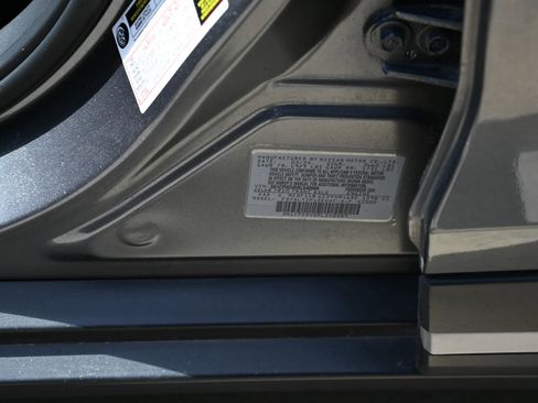 Used 2024 Nissan Kicks SR FWD image 18