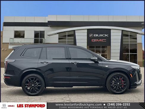 Used 2023 Cadillac XT6 Sport w/ LPO, ONYX Package image 7