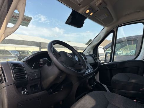 Used 2025 RAM ProMaster 2500 w/ Convenience Group FWD image 5