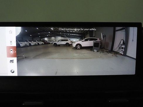 Used 2025 Genesis GV80 3.5T Prestige image 33