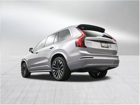New 2026 Volvo XC90 B6 Plus w/ Protection Package Premier AWD/4WD image 23