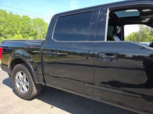 Used 2019 Ford F150 Lariat w/ Equipment Group 502A Luxury AWD/4WD image 11