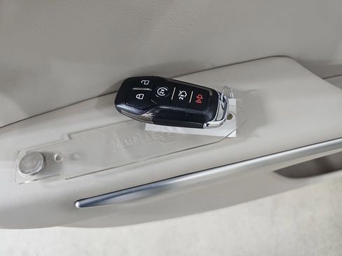 Used 2016 Lincoln MKZ w/ Equipment Group 200A Select FWD image 39