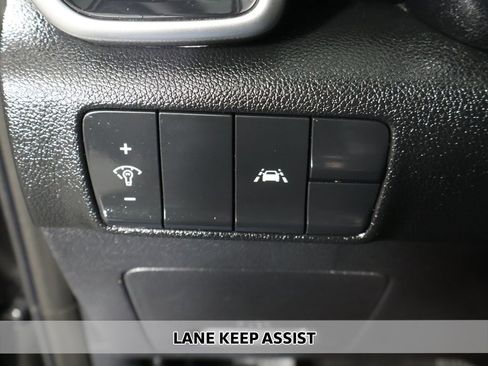 Used 2022 Kia Sportage LX image 3