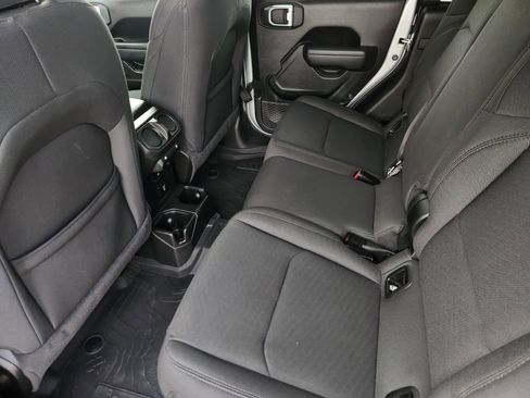 Used 2022 Jeep Gladiator Sport AWD/4WD image 32