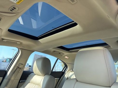 Used 2013 Lincoln MKS AWD image 35