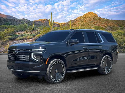 Used 2025 Chevrolet Tahoe High Country AWD/4WD image 8