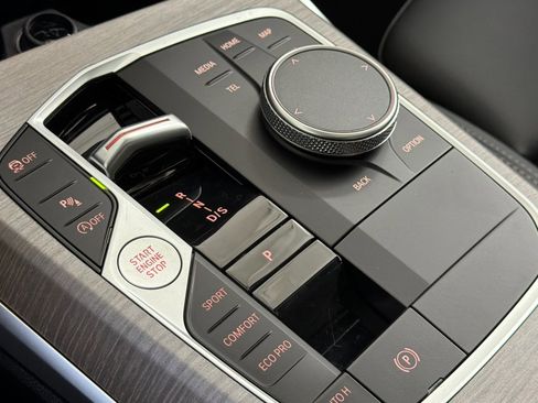 Used 2026 BMW 330i Sedan w/ Convenience Package image 16