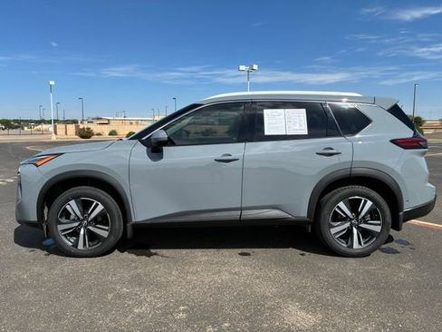 Certified 2024 Nissan Rogue SL FWD image 3