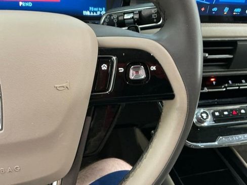 Used 2023 Lincoln Corsair FWD image 26