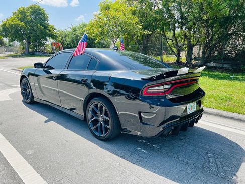 Used 2022 Dodge Charger R/T w/ Blacktop Package RWD image 3