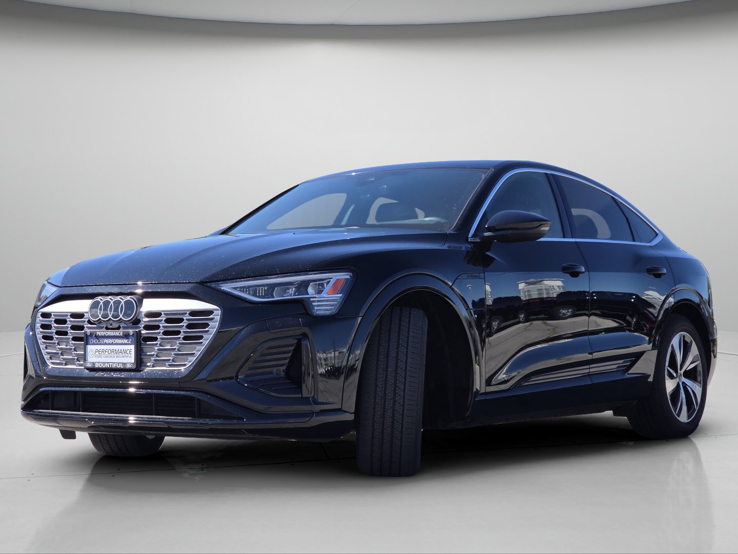 Used 2024 Audi Q8 e-tron Premium AWD/4WD image 18