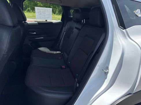 Used 2025 Nissan Kicks SR AWD/4WD image 14