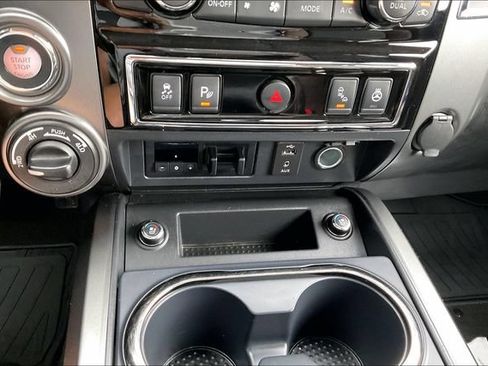 Used 2017 Nissan Titan Platinum Reserve AWD/4WD image 30