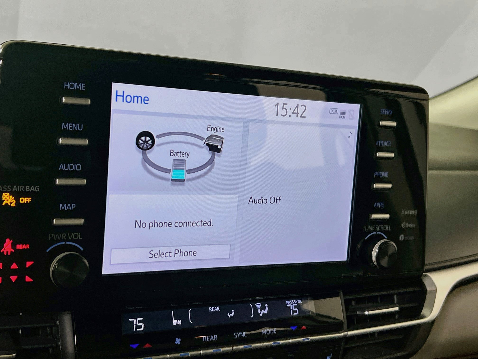 Used 2024 Toyota Sienna XLE FWD image 14
