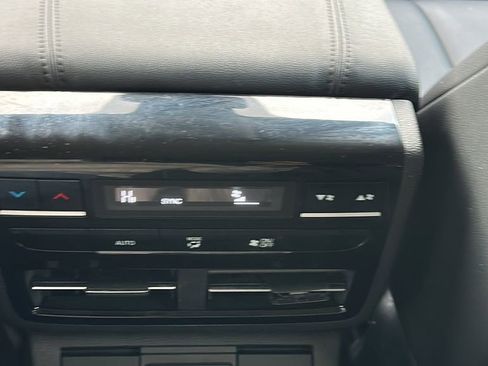 Used 2023 Acura MDX SH-AWD image 21