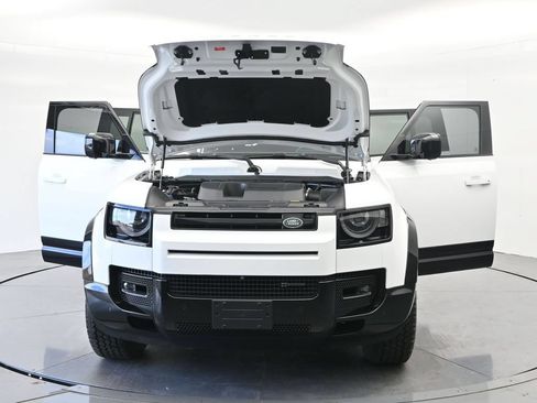 Used 2023 Land Rover Defender 130 X-Dynamic SE AWD/4WD image 39