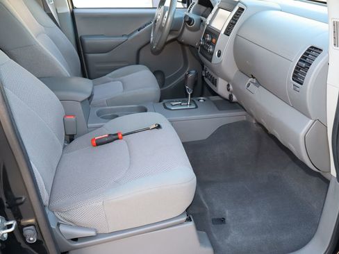 Used 2020 Nissan Frontier SV AWD/4WD image 15