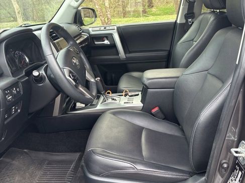 Used 2022 Toyota 4Runner Limited image 8