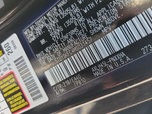 Used 2021 Toyota Sienna XLE image 33