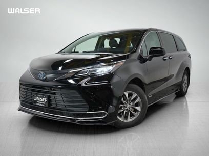Used 2021 Toyota Sienna XLE