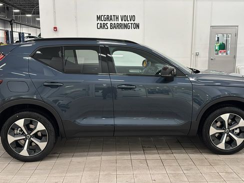 Used 2026 Volvo XC40 B4 Plus w/ Climate Package image 4