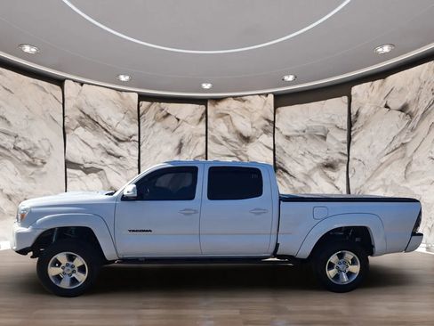 Used 2015 Toyota Tacoma 4x4 Double Cab w/ TRD Sport Package image 5