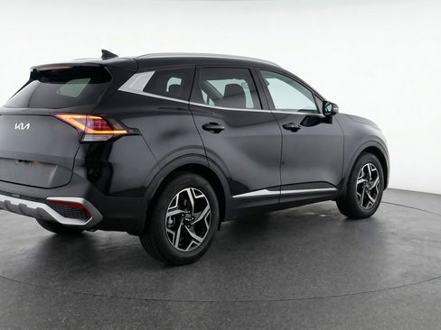 Used 2025 Kia Sportage LX FWD image 9