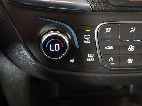 Used 2020 Chevrolet Equinox LT image 43